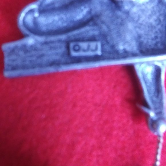 JJ Jonette silver tone metal naughty cat playing with a mouse by the tail - Picture 9 of 9